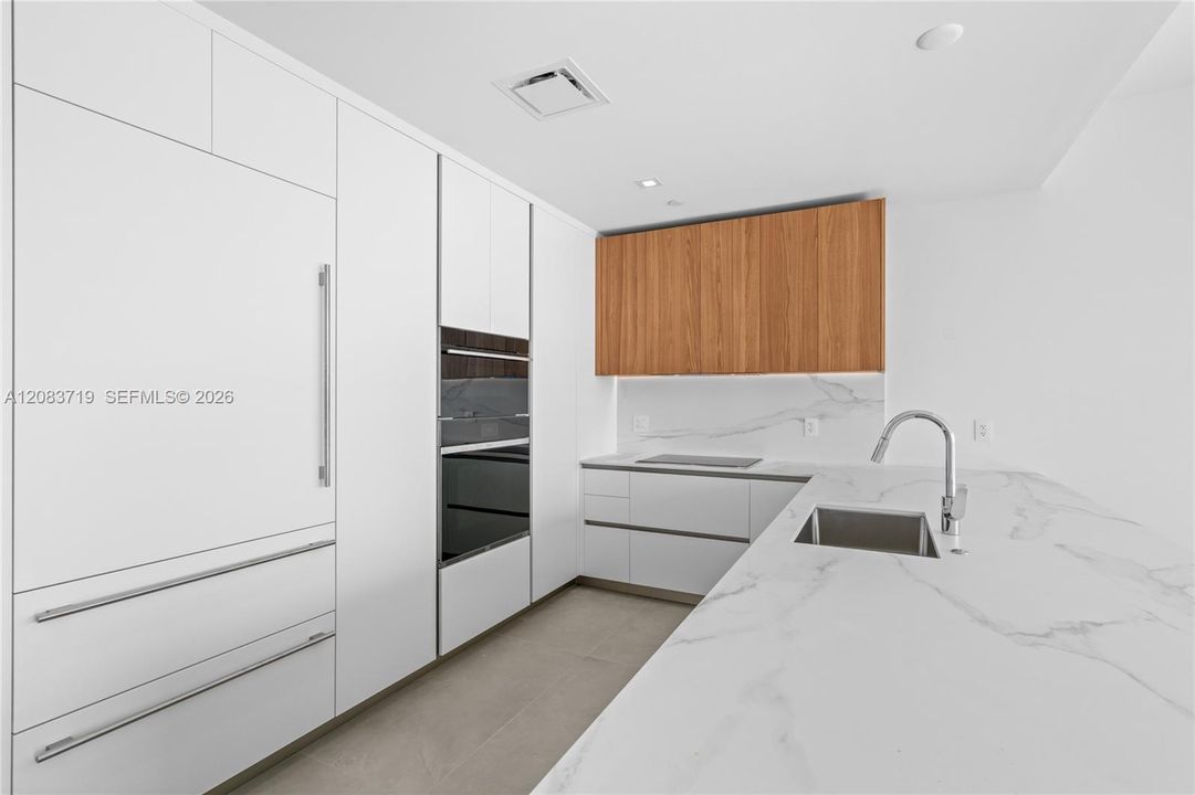 Recently Rented: $16,000 (4 beds, 4 baths, 2187 Square Feet)