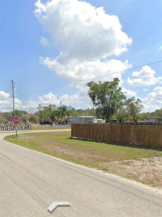 待售: $80,000 (1.25 acres)
