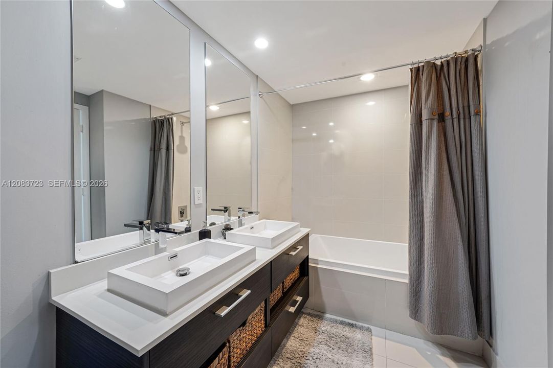 En Venta: $640,000 (1 camas, 2 baños, 852 Pies cuadrados)