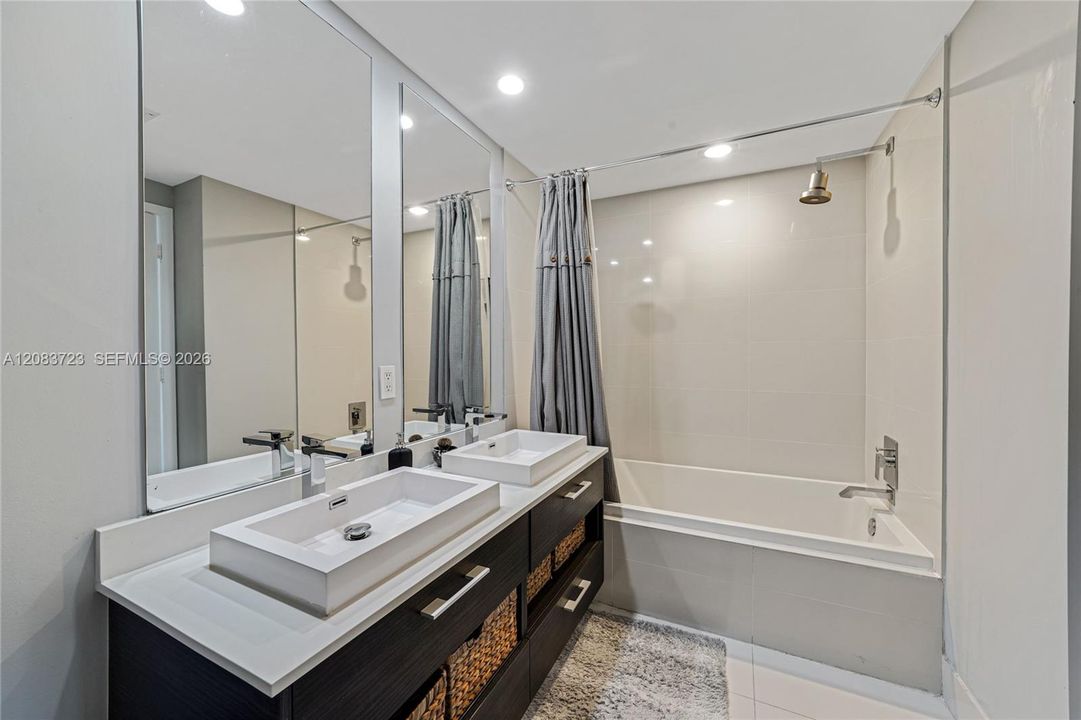 En Venta: $640,000 (1 camas, 2 baños, 852 Pies cuadrados)