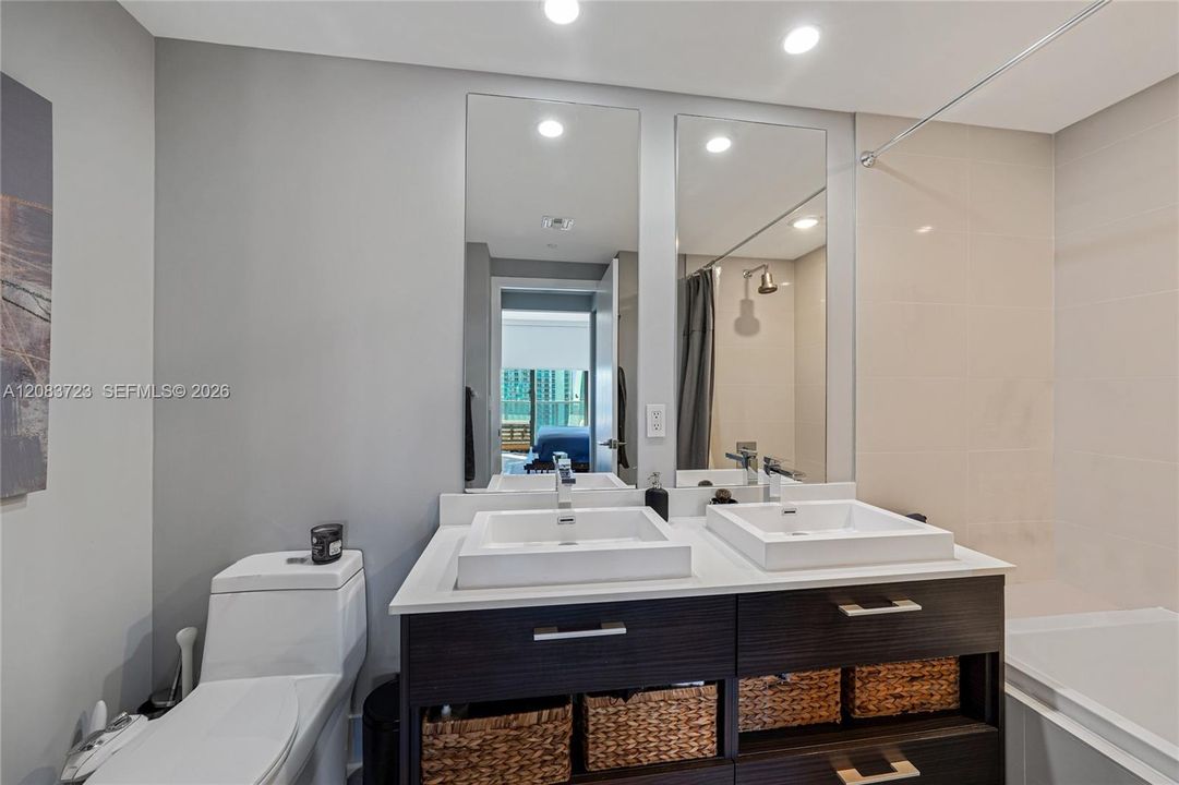 En Venta: $640,000 (1 camas, 2 baños, 852 Pies cuadrados)