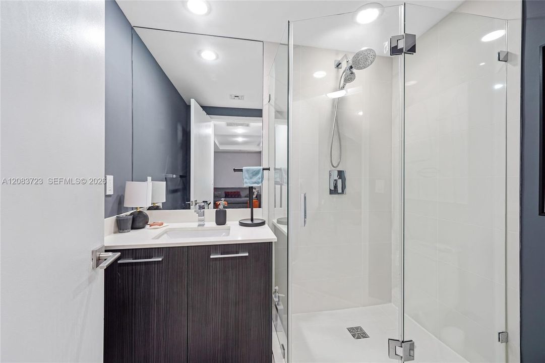En Venta: $640,000 (1 camas, 2 baños, 852 Pies cuadrados)