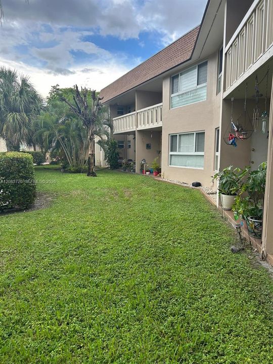 For Rent: $1,900 (1 beds, 1 baths, 700 Square Feet)