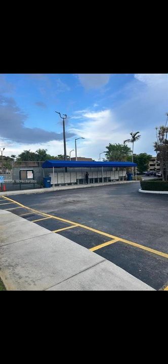 For Rent: $1,900 (1 beds, 1 baths, 700 Square Feet)