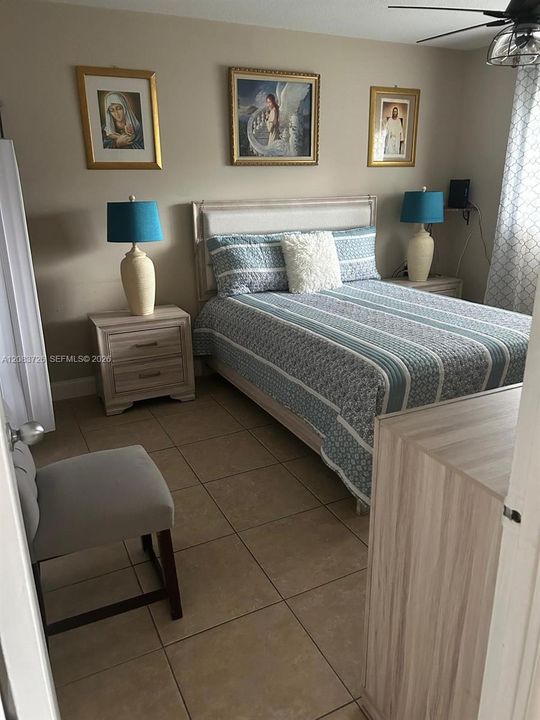 For Rent: $1,900 (1 beds, 1 baths, 700 Square Feet)