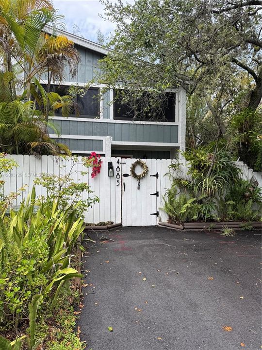 На продажу: $989,000 (3 спален, 2 ванн, 1923 Квадратных фут)