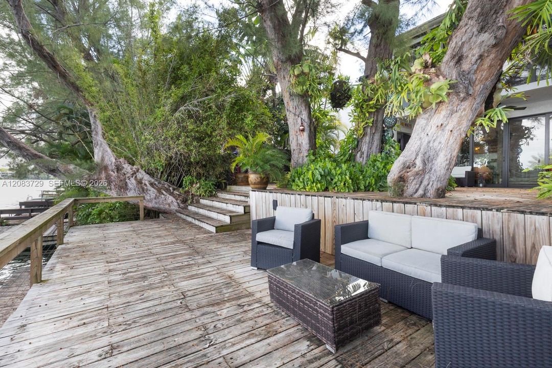 Activo con contrato: $989,000 (3 camas, 2 baños, 1923 Pies cuadrados)