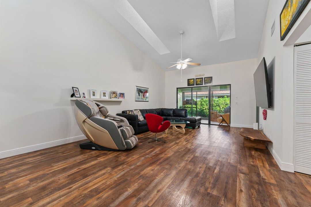 014-801KintyreTerr-PalmBeachGardens-SMAL