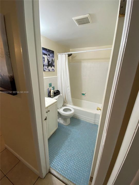 For Rent: $1,550 (1 beds, 1 baths, 11065 Square Feet)