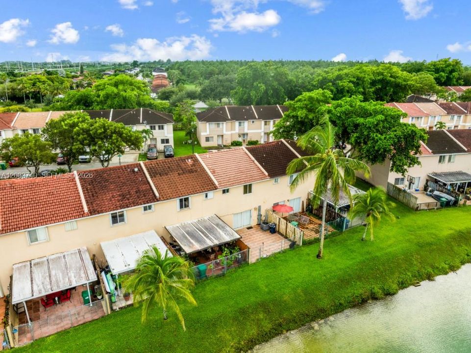 En Renta: $2,650 (3 camas, 2 baños, 1319 Pies cuadrados)