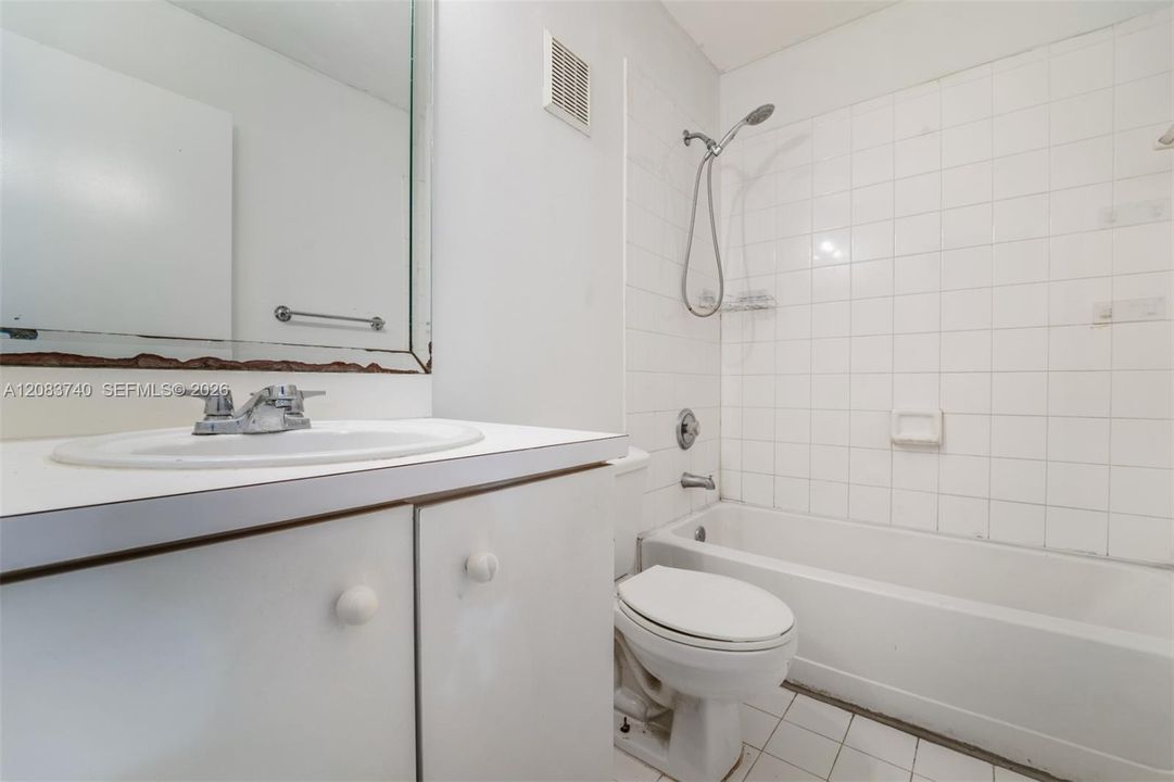 En Renta: $2,650 (3 camas, 2 baños, 1319 Pies cuadrados)