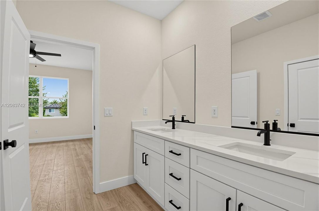 For Sale: $374,900 (4 beds, 2 baths, 1849 Square Feet)