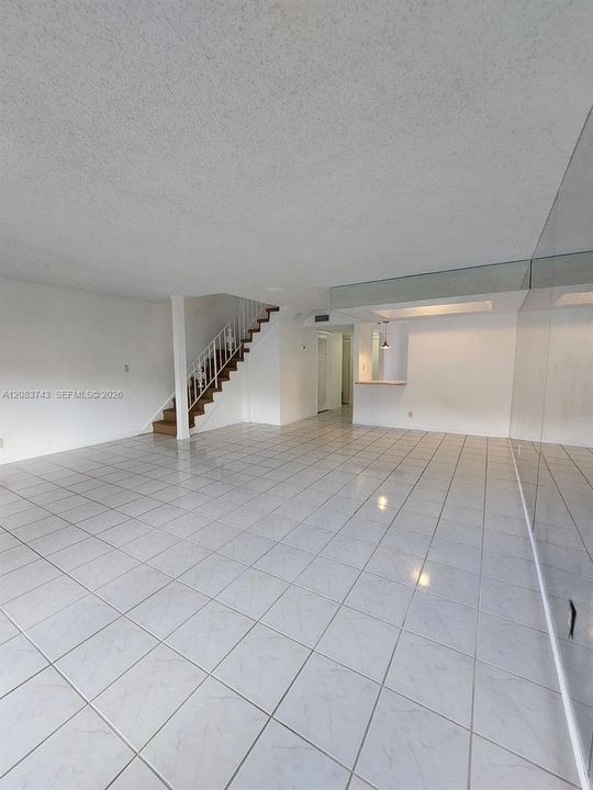 На продажу: $325,000 (2 спален, 2 ванн, 1310 Квадратных фут)