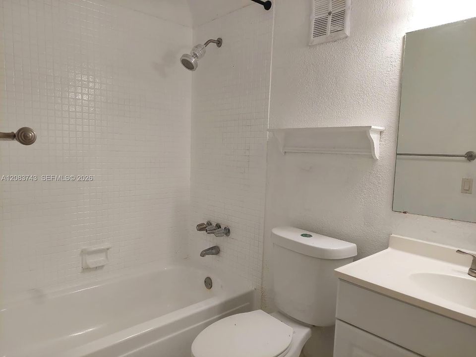 На продажу: $325,000 (2 спален, 2 ванн, 1310 Квадратных фут)