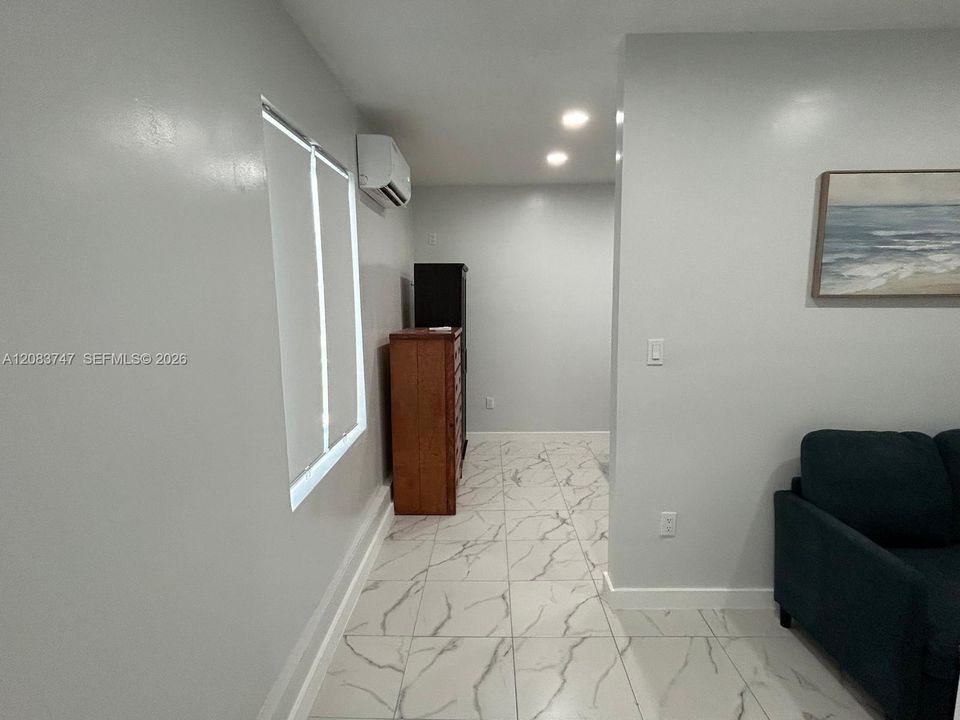 Recientemente alquilado: $1,200 (1 camas, 1 baños, 227 Pies cuadrados)
