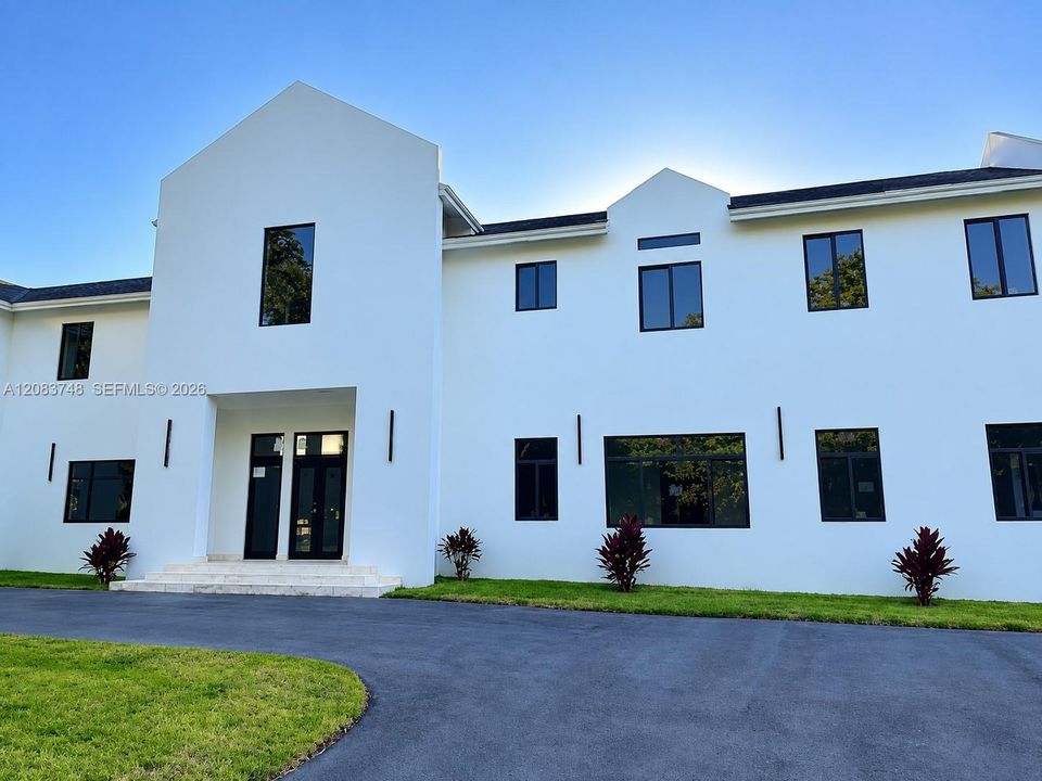 For Sale: $5,500,000 (6 beds, 7 baths, 0 Square Feet)