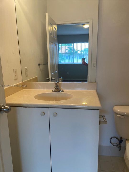 For Rent: $2,300 (2 beds, 2 baths, 1056 Square Feet)