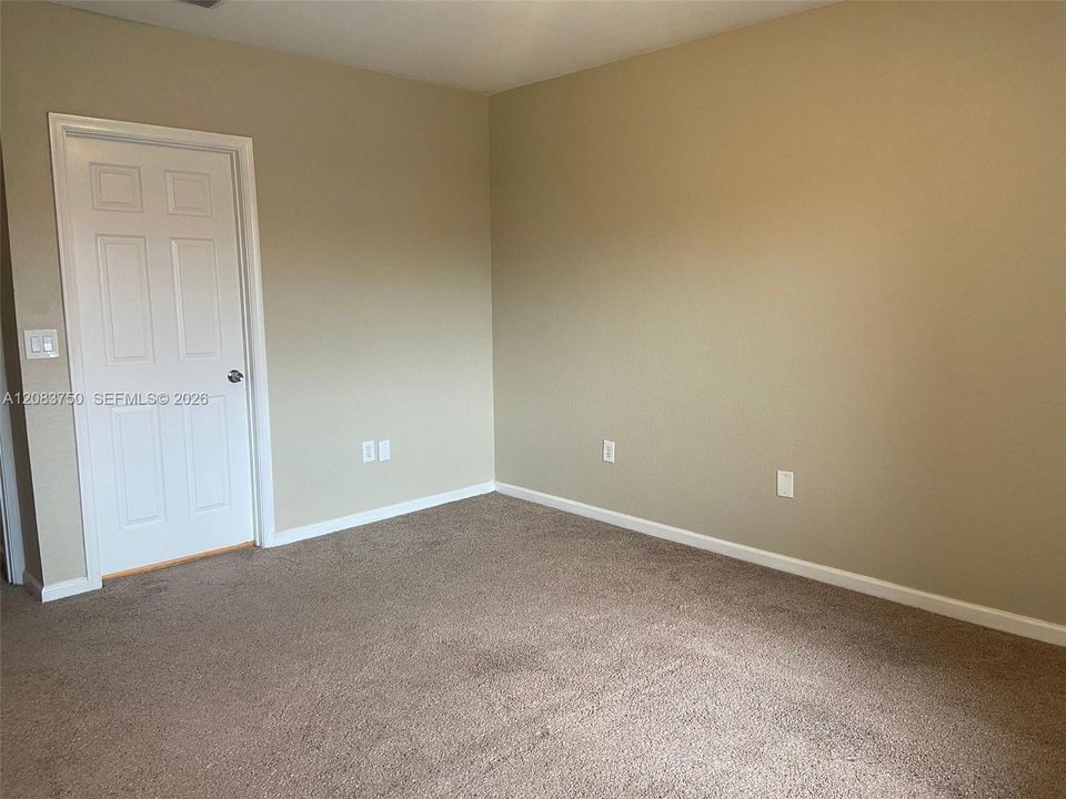 For Rent: $2,300 (2 beds, 2 baths, 1056 Square Feet)