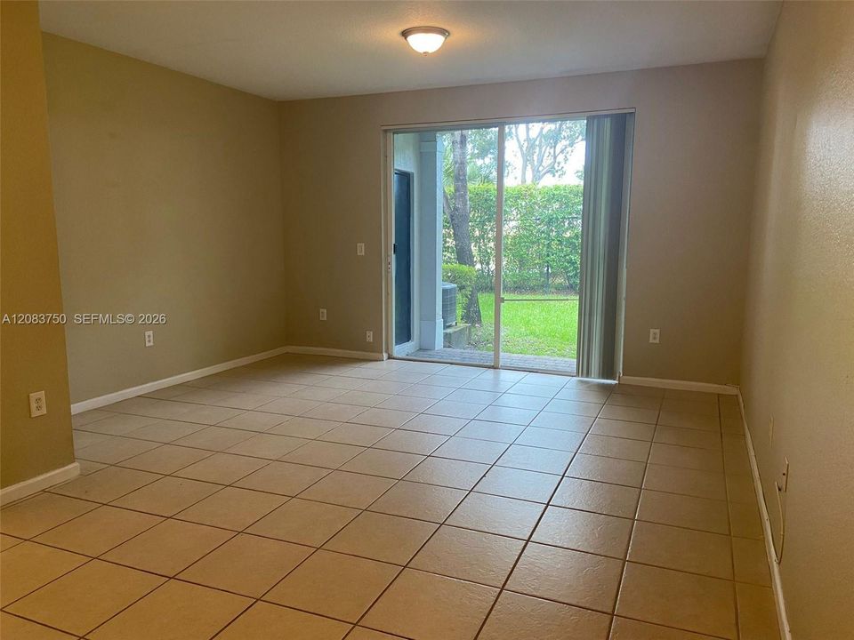 For Rent: $2,300 (2 beds, 2 baths, 1056 Square Feet)