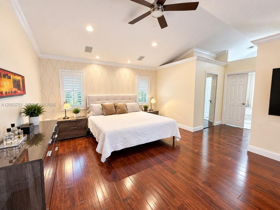 For Sale: $1,680,000 (5 beds, 4 baths, 3472 Square Feet)