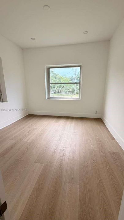 В аренду: $1,600 (1 спален, 1 ванн, 370 Квадратных фут)