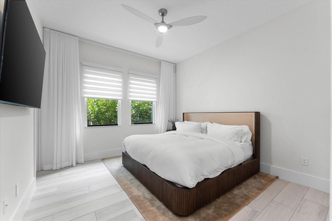 048-8590 W Parkland Bay Trail, Parkland-