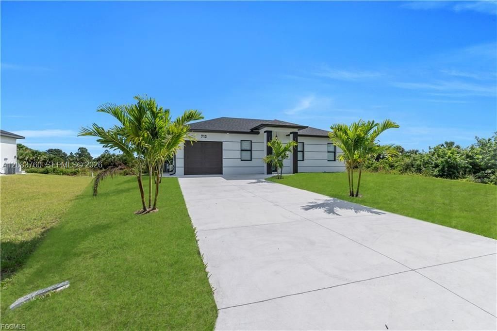 For Sale: $264,900 (3 beds, 2 baths, 1060 Square Feet)
