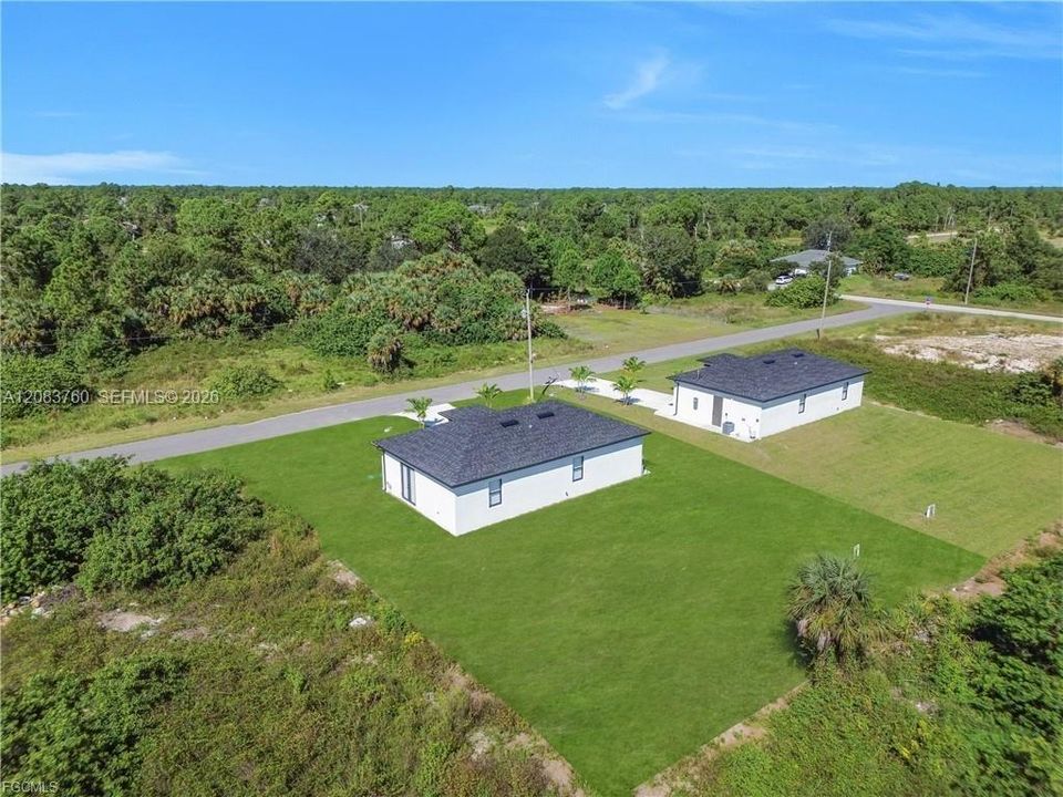 For Sale: $264,900 (3 beds, 2 baths, 1060 Square Feet)