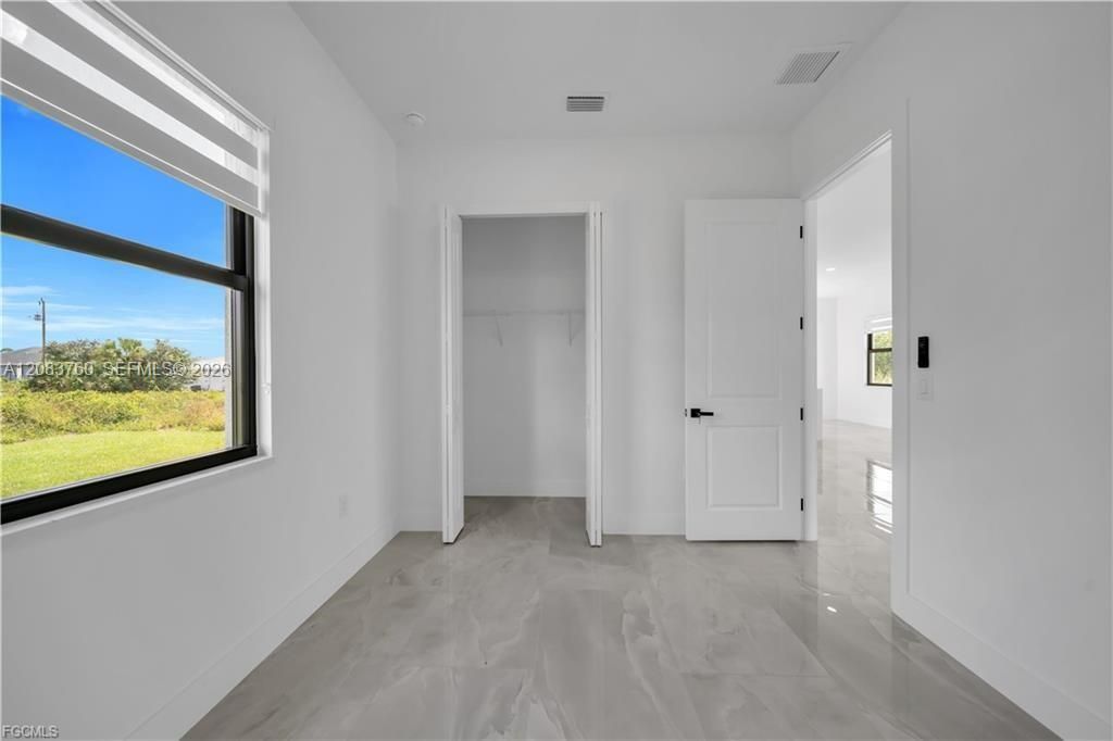 For Sale: $264,900 (3 beds, 2 baths, 1060 Square Feet)