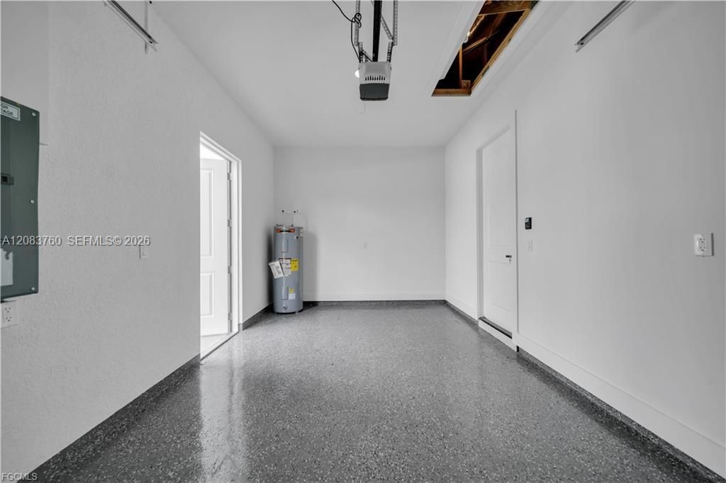 For Sale: $264,900 (3 beds, 2 baths, 1060 Square Feet)