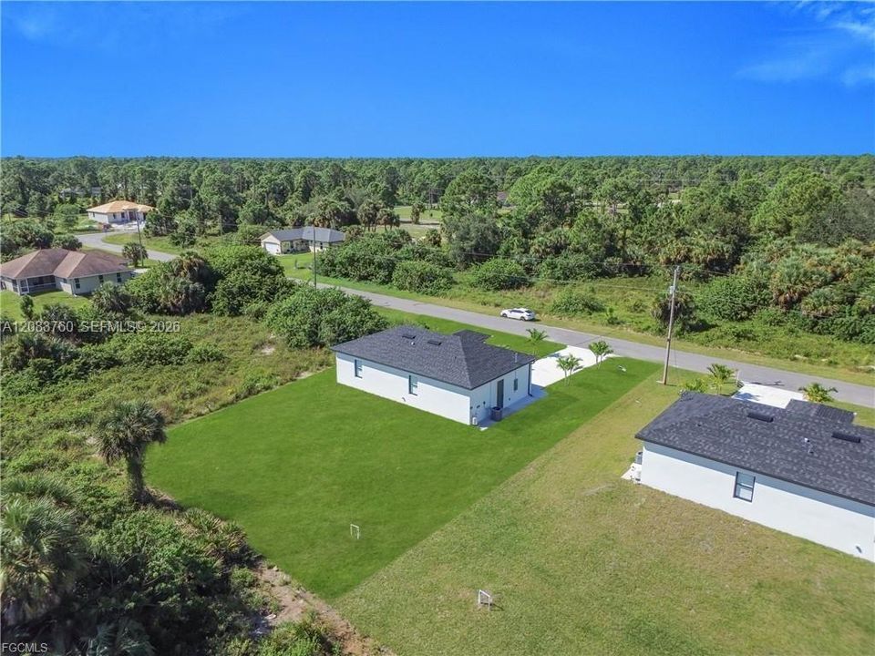 For Sale: $264,900 (3 beds, 2 baths, 1060 Square Feet)