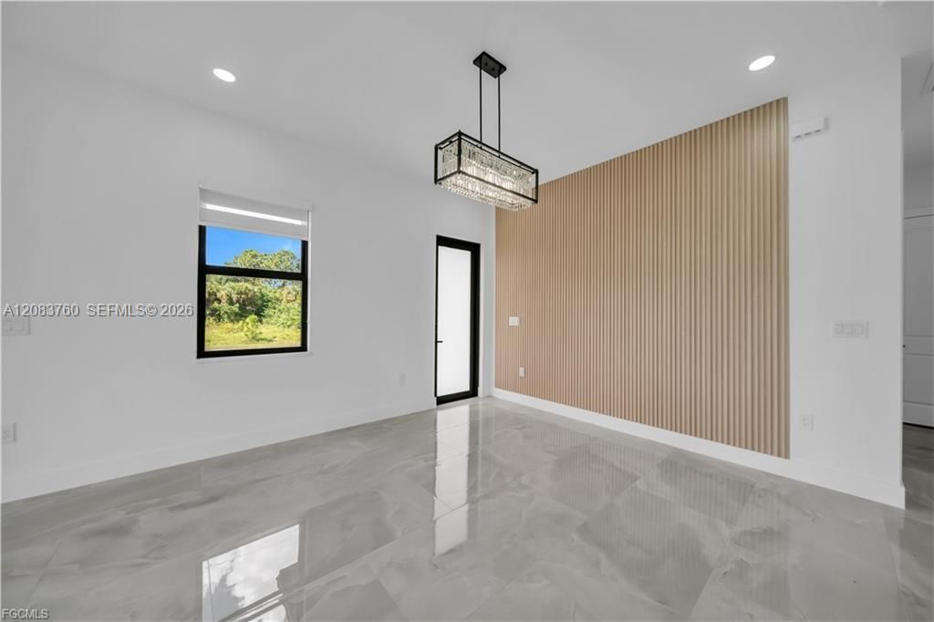 For Sale: $264,900 (3 beds, 2 baths, 1060 Square Feet)