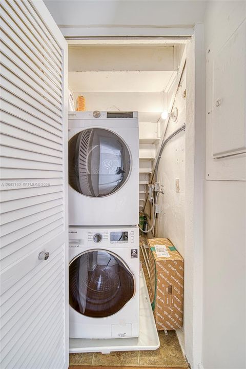В аренду: $5,200 (2 спален, 2 ванн, 1225 Квадратных фут)