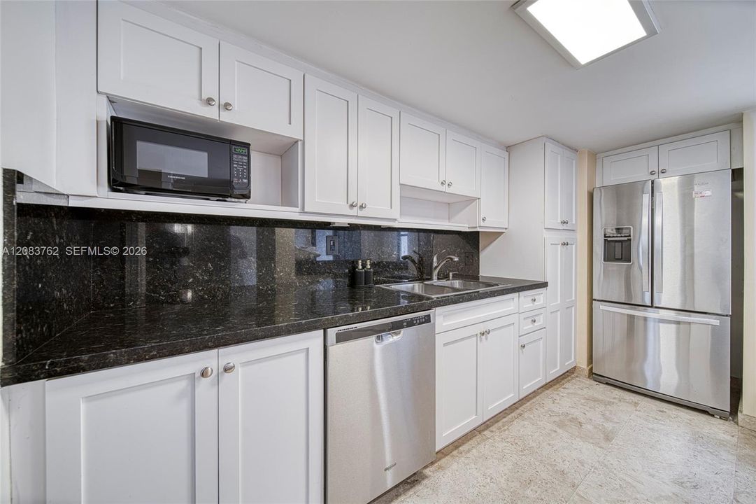 В аренду: $5,200 (2 спален, 2 ванн, 1225 Квадратных фут)