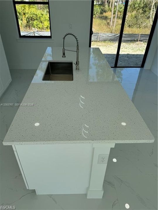 En Venta: $284,900 (3 camas, 3 baños, 0 Pies cuadrados)