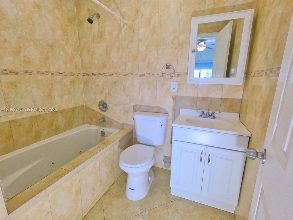 For Rent: $2,650 (2 beds, 3 baths, 1022 Square Feet)