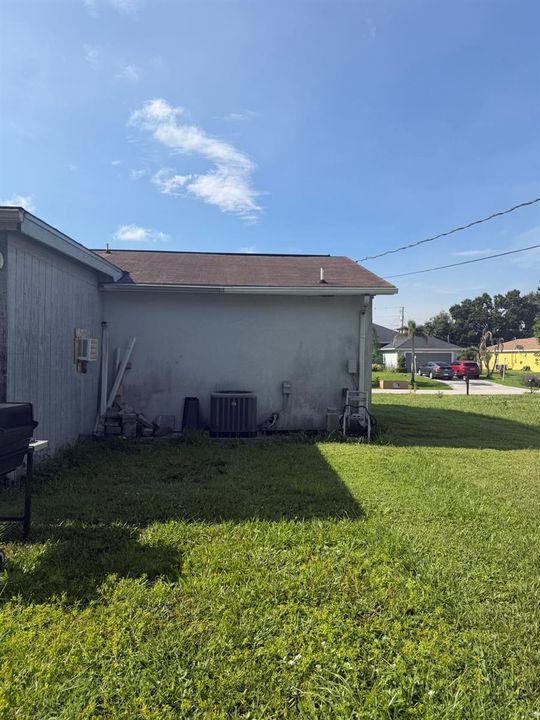 SIDE YARD