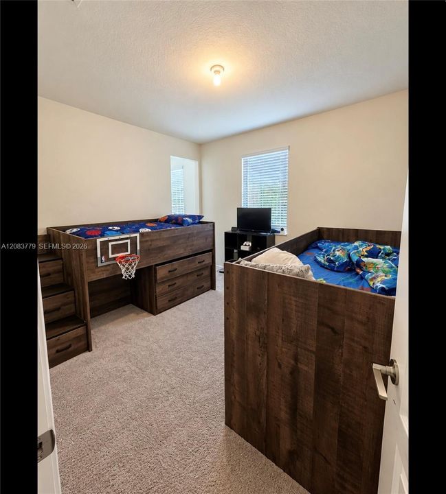 For Sale: $430,000 (4 beds, 3 baths, 2589 Square Feet)