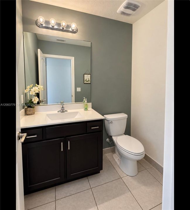 For Sale: $430,000 (4 beds, 3 baths, 2589 Square Feet)