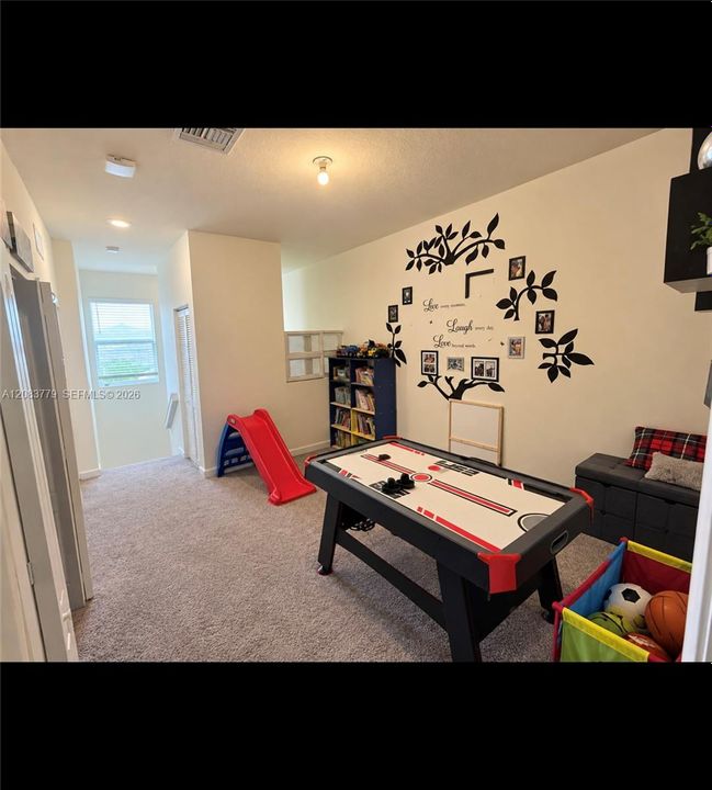 For Sale: $430,000 (4 beds, 3 baths, 2589 Square Feet)