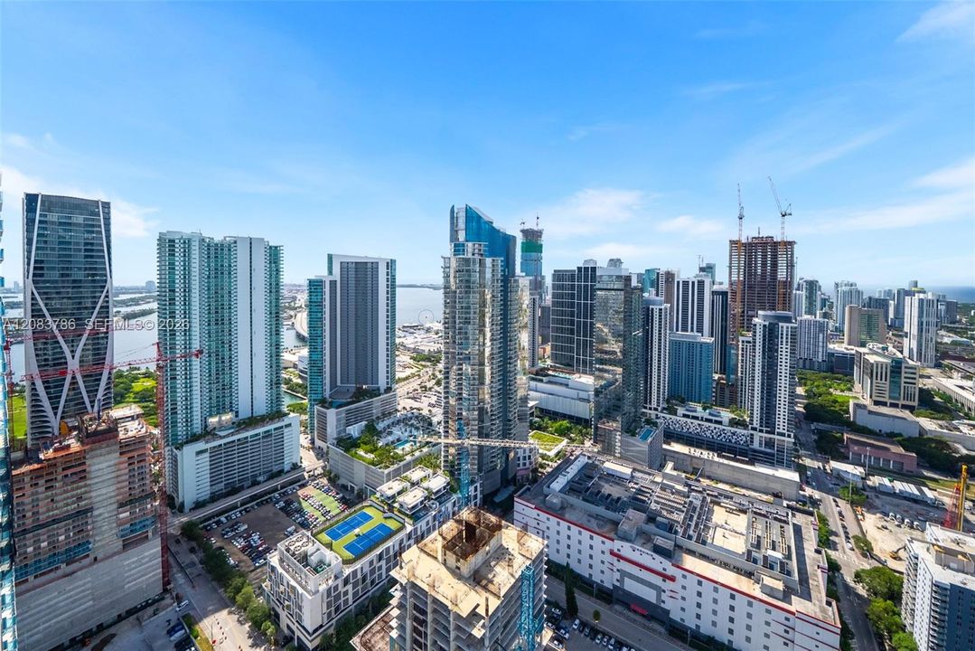 На продажу: $3,875,000 (2 спален, 2 ванн, 2289 Квадратных фут)