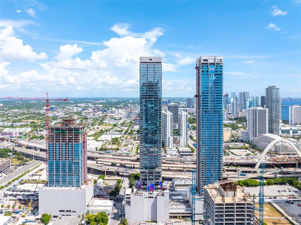 На продажу: $3,875,000 (2 спален, 2 ванн, 2289 Квадратных фут)