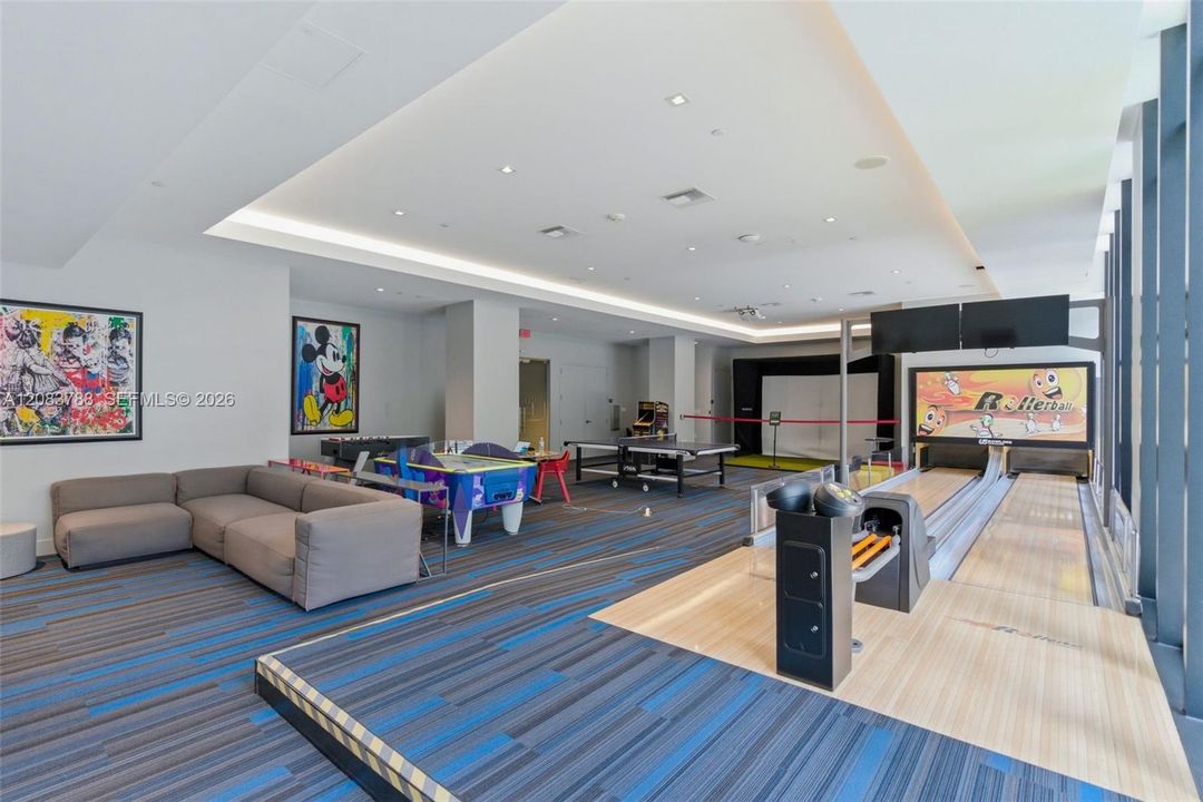 For Rent: $6,850 (2 beds, 2 baths, 1028 Square Feet)
