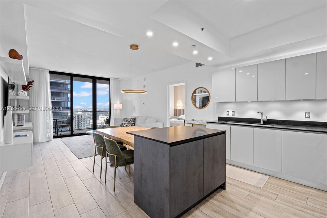 For Rent: $6,850 (2 beds, 2 baths, 1028 Square Feet)