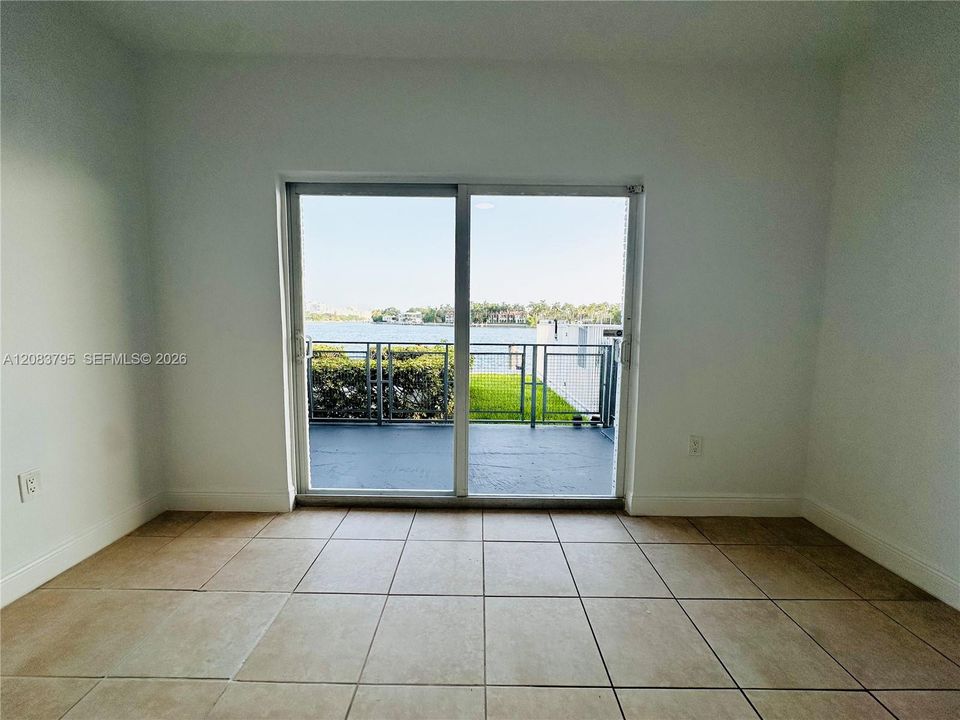 В аренду: $3,200 (2 спален, 2 ванн, 1125 Квадратных фут)