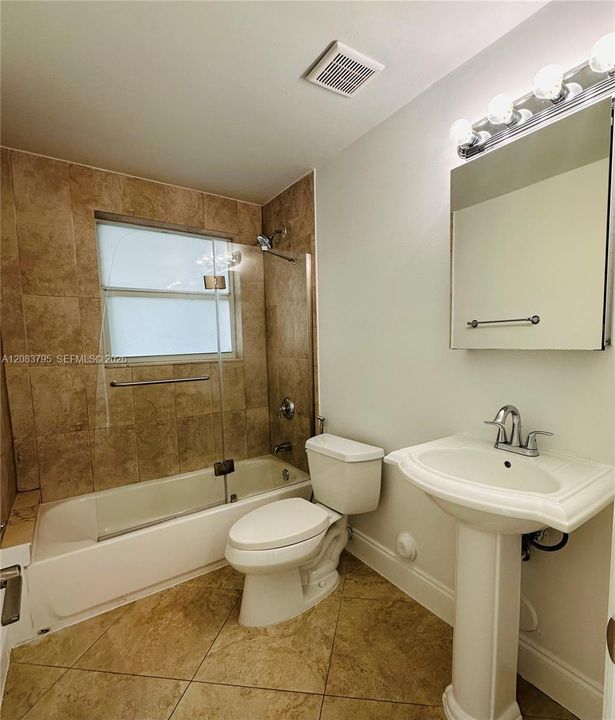 В аренду: $3,200 (2 спален, 2 ванн, 1125 Квадратных фут)