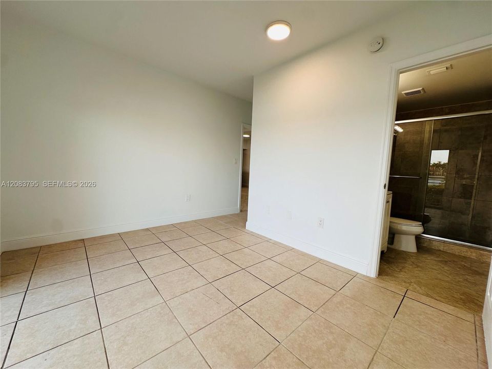 В аренду: $3,200 (2 спален, 2 ванн, 1125 Квадратных фут)