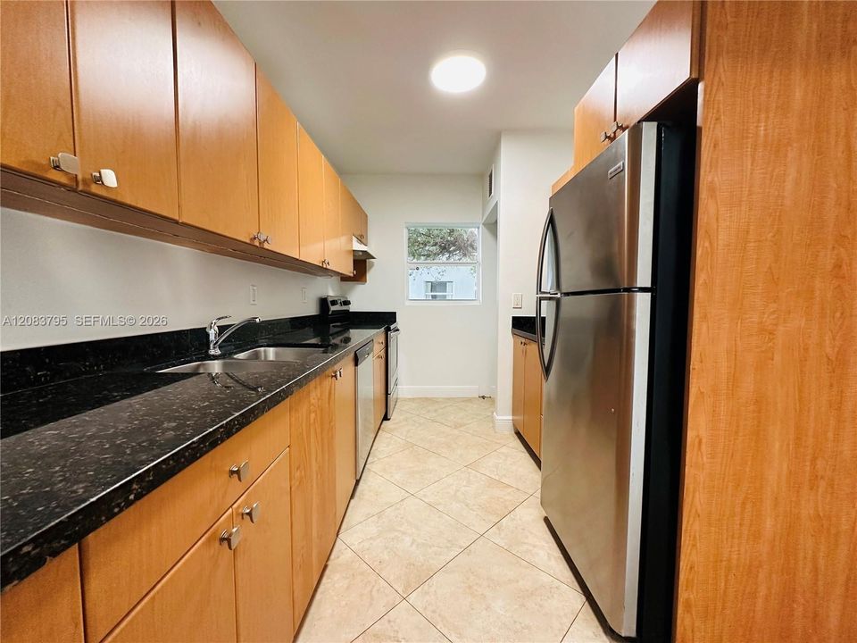 В аренду: $3,200 (2 спален, 2 ванн, 1125 Квадратных фут)