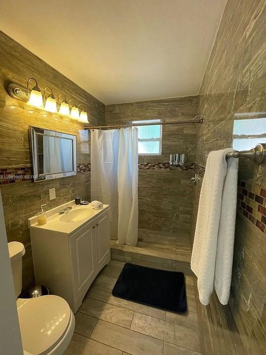 For Rent: $3,300 (3 beds, 2 baths, 1040 Square Feet)