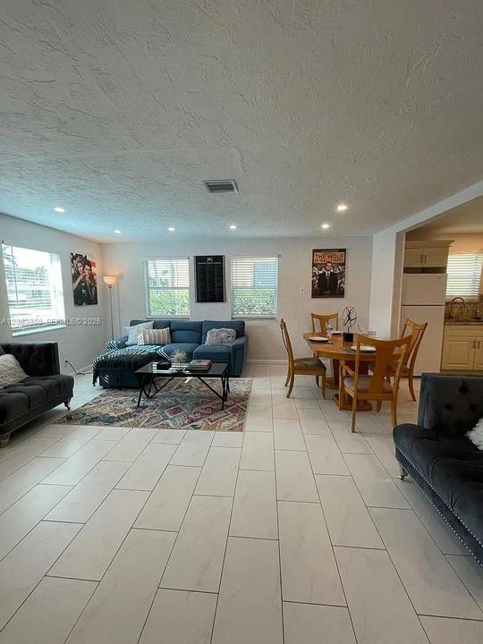 For Rent: $3,300 (3 beds, 2 baths, 1040 Square Feet)